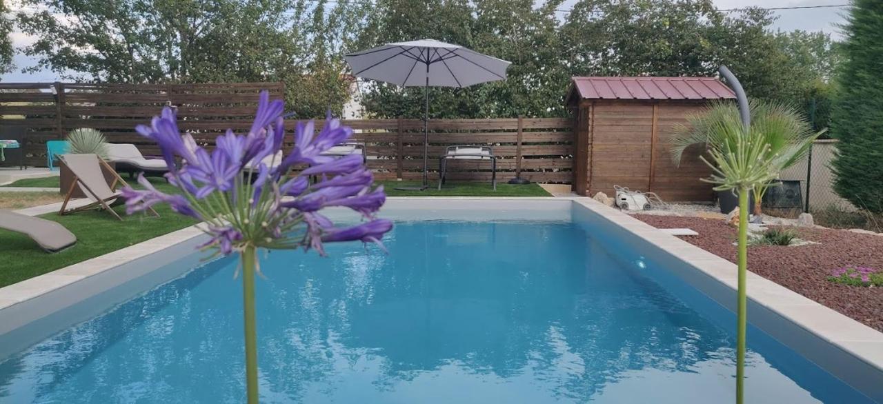 Domaine De La Vigne Bed & Breakfast Cadalen Exterior photo