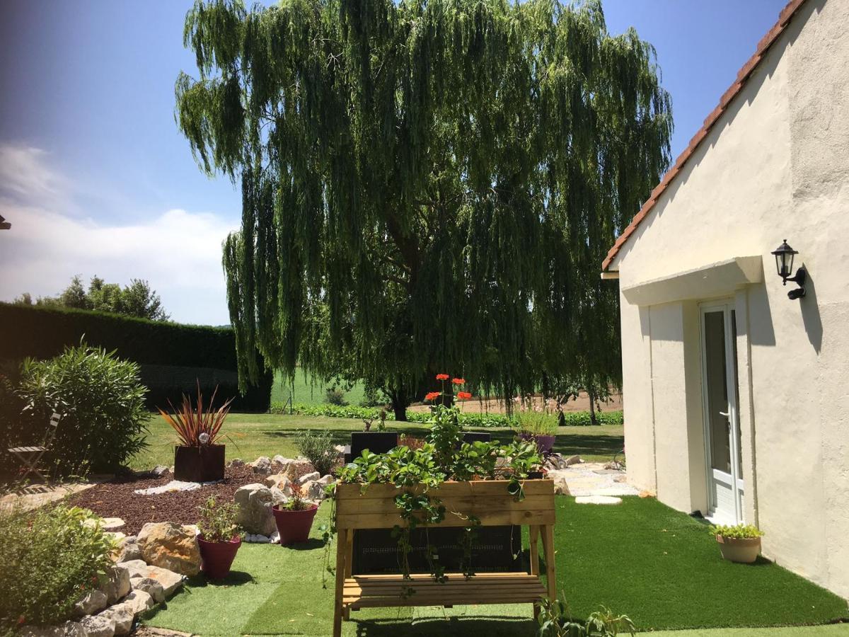 Domaine De La Vigne Bed & Breakfast Cadalen Exterior photo