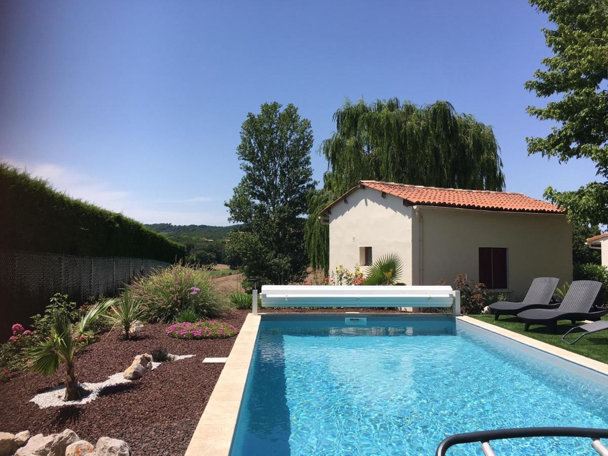 Domaine De La Vigne Bed & Breakfast Cadalen Exterior photo