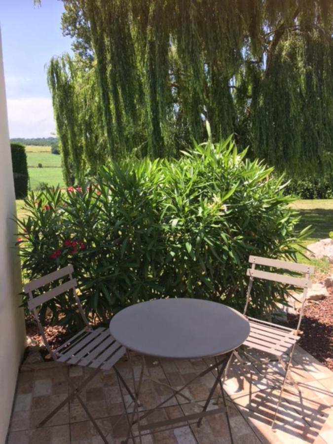 Domaine De La Vigne Bed & Breakfast Cadalen Exterior photo